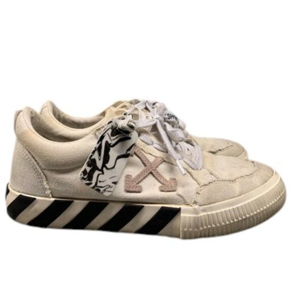 Off-White Women’s 37 US 7 Vulcanized Low Canvas Sneakers‎ White Arrows Sole - Picture 1 of 16